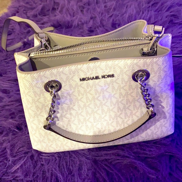 Michael Kors - Picture 3 of 7